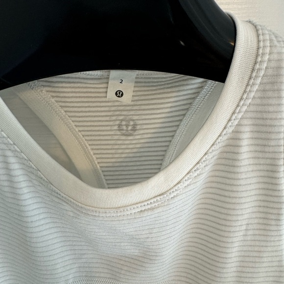 Swiftly Tech Racerback Tank Top 2.0
Hip Length - Picture 3 of 4